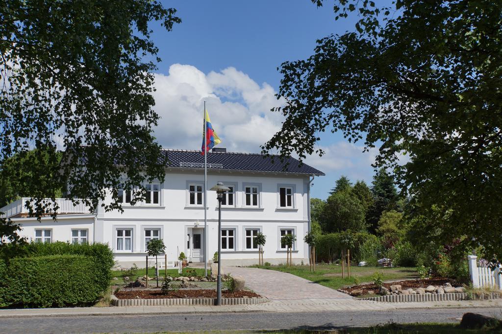 Haus Buddenbrock Auf Ruegen Wiek auf Rügen Exterior foto